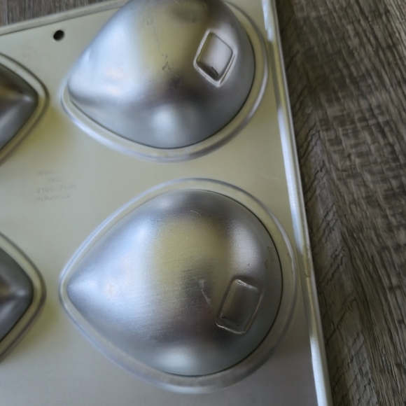Vintage 1992 Wilton Mini Balloons 6-Cavity Cake Pan #2105-2024 Teardrop Shape - Picture 4 of 7